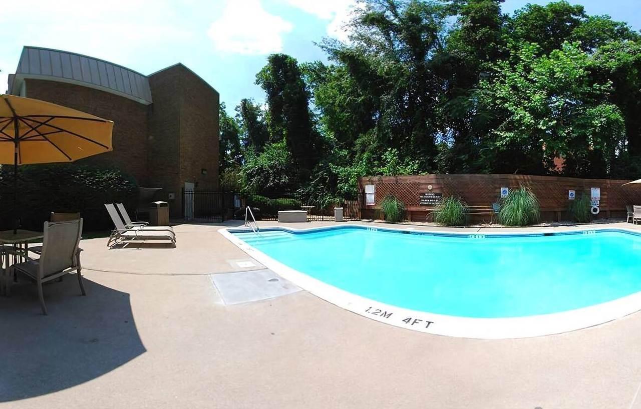 Clarion Pointe Charlottesville Exterior photo