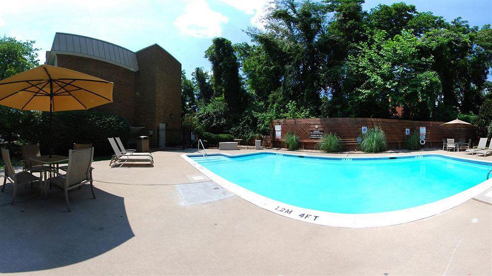 Clarion Pointe Charlottesville Exterior photo